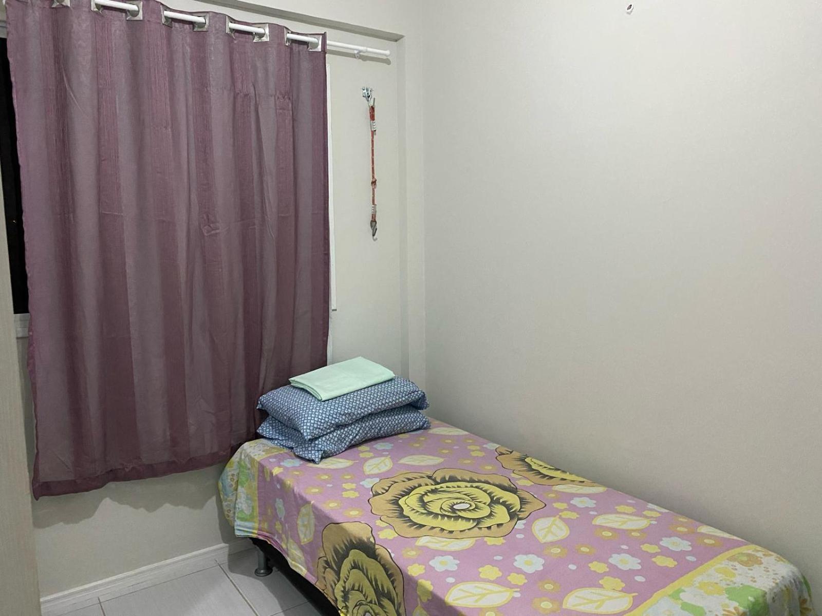 3 Quartos, *